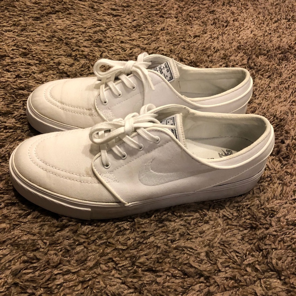 Nike Men’s 7.5 Stefan Janoski White Canvas Shoes